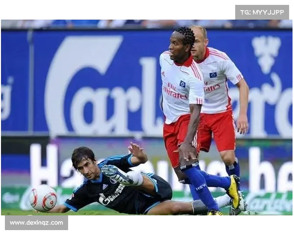 法尔范在沙尔克04战术体系中的核心作用与多面性分析 法尔范在沙尔克04战术体系中的核心作用与多面性分析